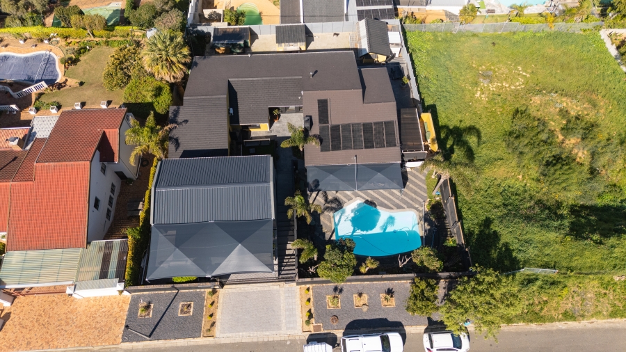 4 Bedroom Property for Sale in Loevenstein Western Cape